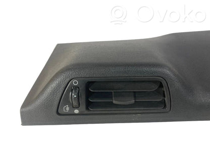 (B) statņa dekoratīvā apdare (apakšdaļa)