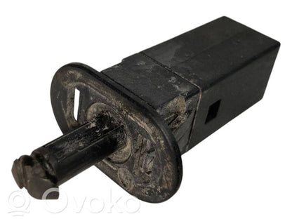 Degvielas tvertnes atvēršanas slēdzis