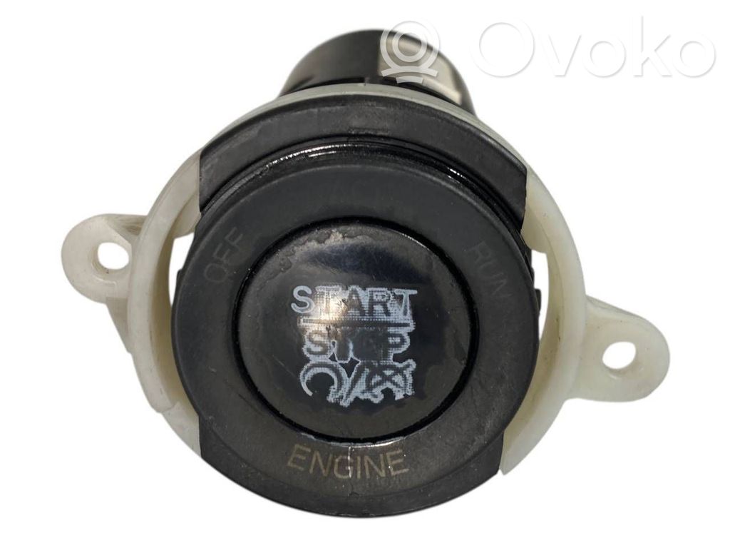 Automašīnas aizdedzes un startera slēdzis