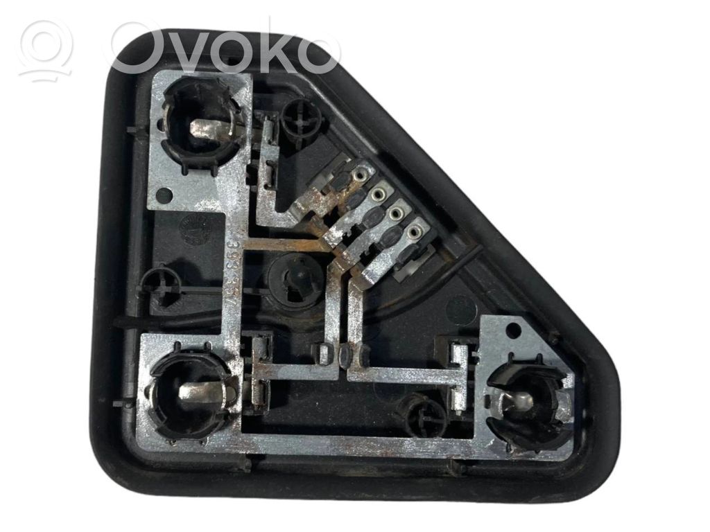 Aizmugures spuldzes vāka turētājs