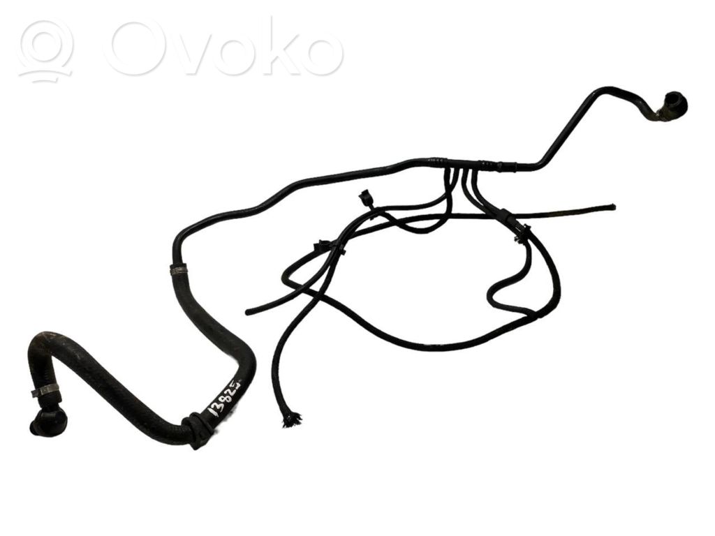 Caurulīte (-es) / šļūtene (-es)