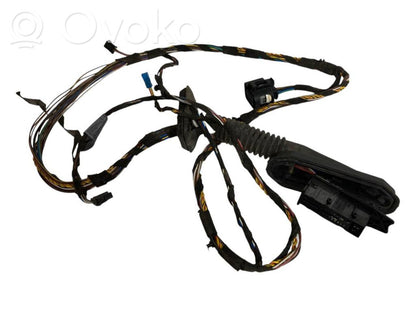 Aizmugurējo durvju vadu instalācija