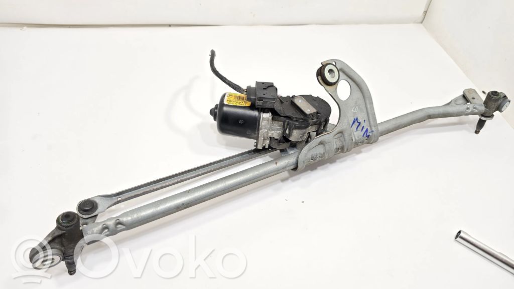 Stikla tīrītāja mehānisms (stienis)