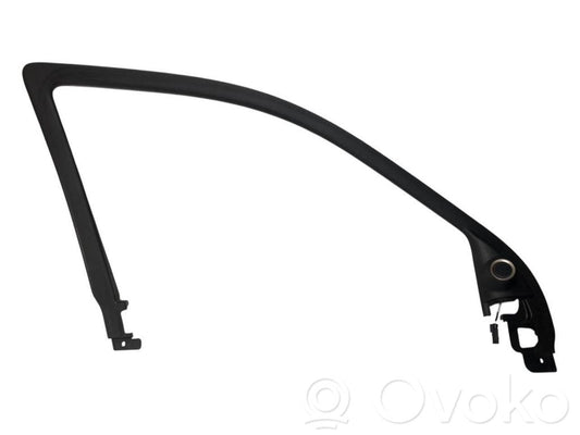 Priekšpusē durvju stikla apdare