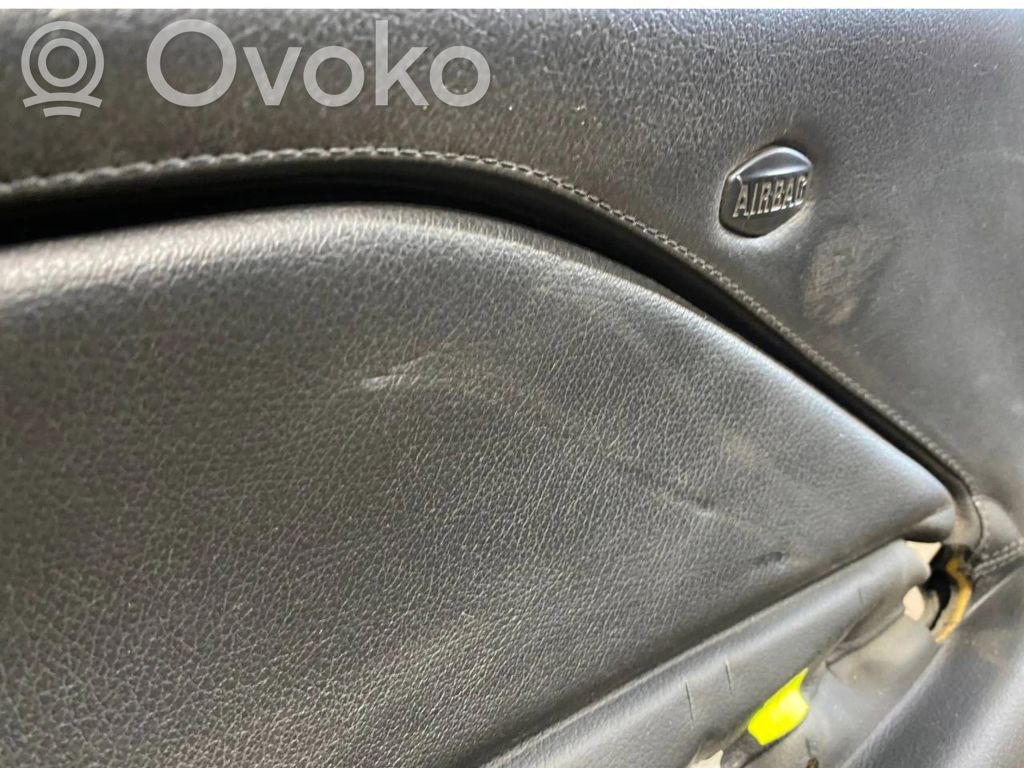 Priekšējo durvju apdare