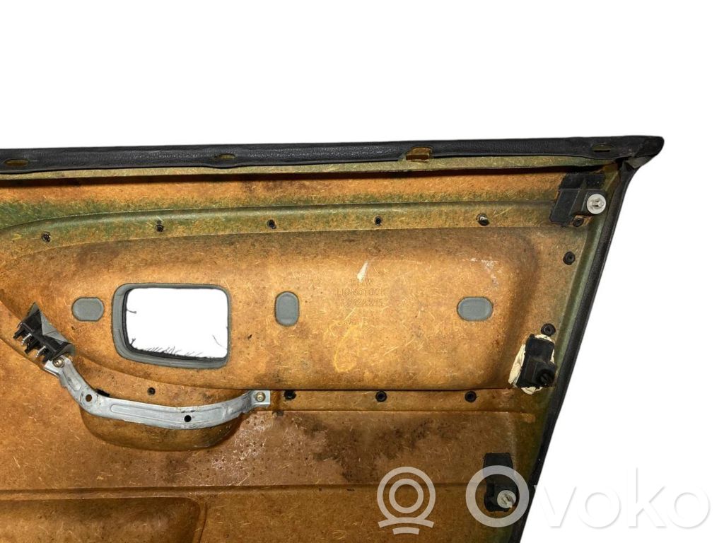 Priekšējo durvju apdare