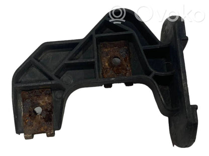 Priekšpusē bampera turētājs