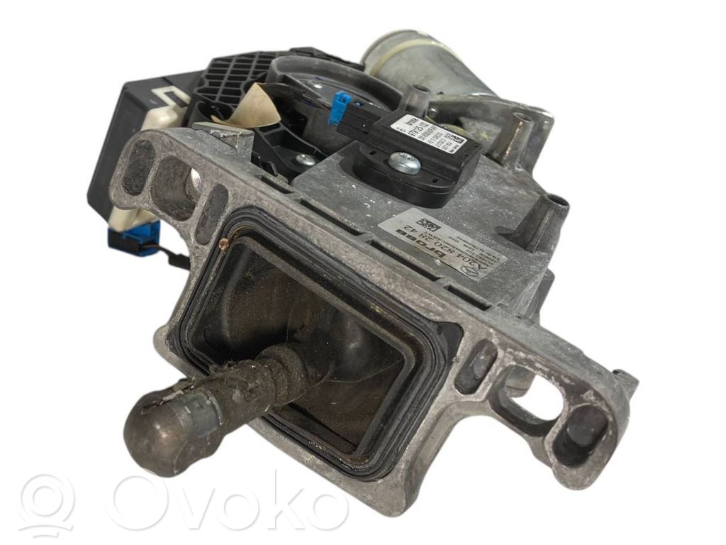 Aizmugurējā pārsega pievilcējs