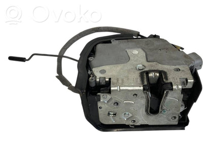 Замок сзади