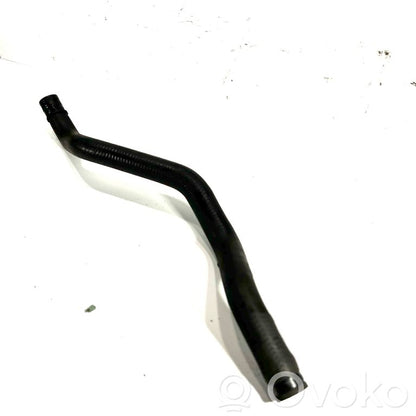 Caurulīte (-es) / šļūtene (-es)