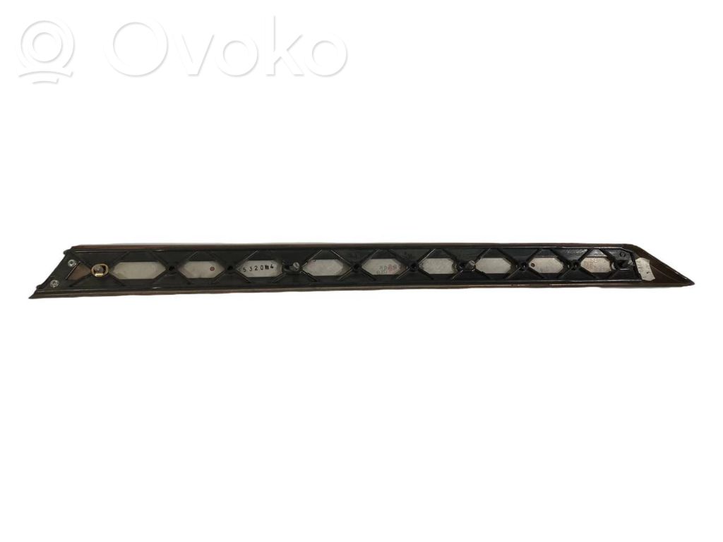 Aizmugurē durvju dekoratīvā apdare (moldings)