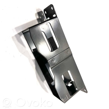 Radio / CD/DVD atskaņotājs / navigācija