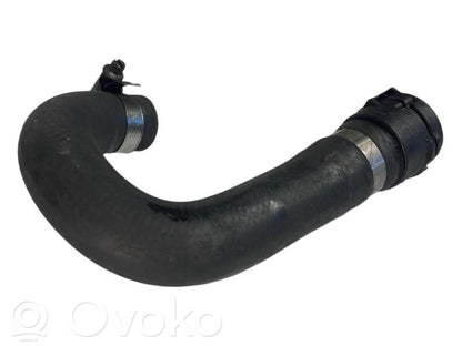 Caurulīte (-es) / šļūtene (-es)