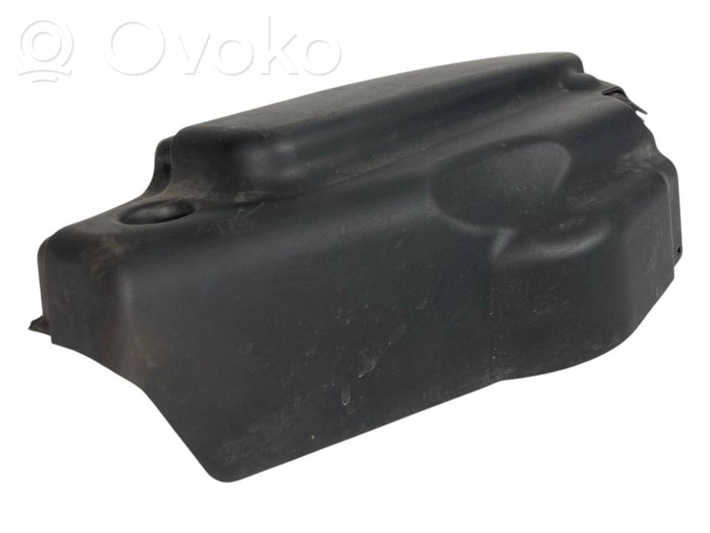 Dzinēja pārsegs (dekoratīva apdare)