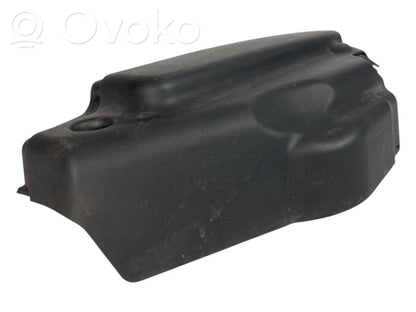 Dzinēja pārsegs (dekoratīva apdare)