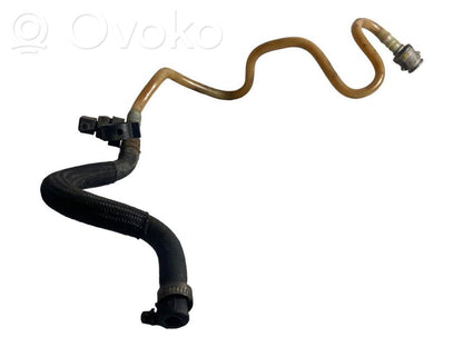 Caurule (-es) / šļūtene (-es)