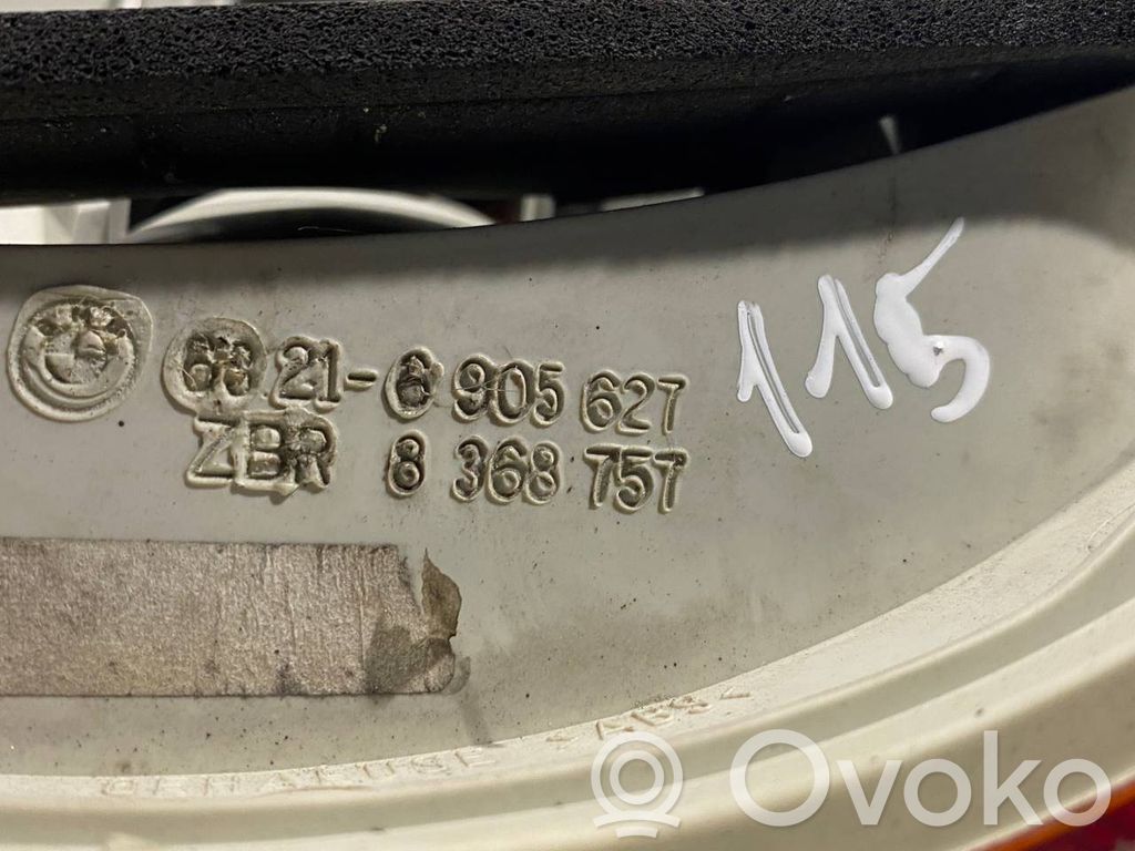 Aizmugurējais lukturis virsbūvē