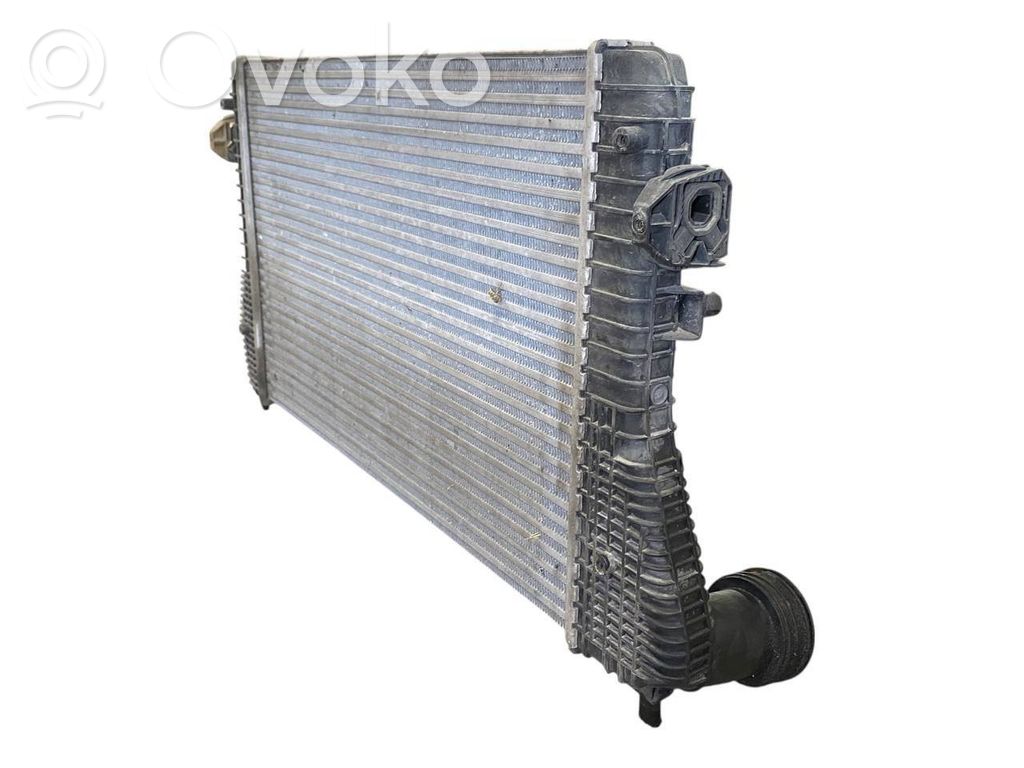 Starpdzesētāja radiators