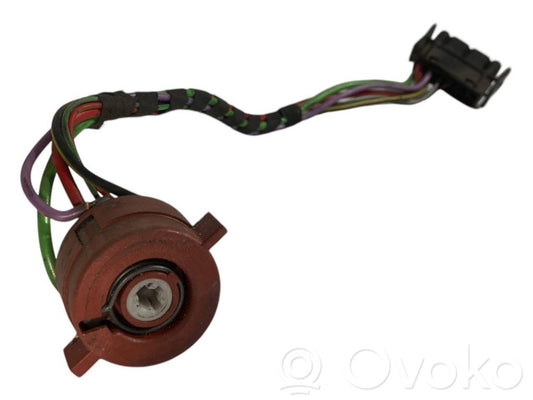 Aizdedzes slēdža kontakti