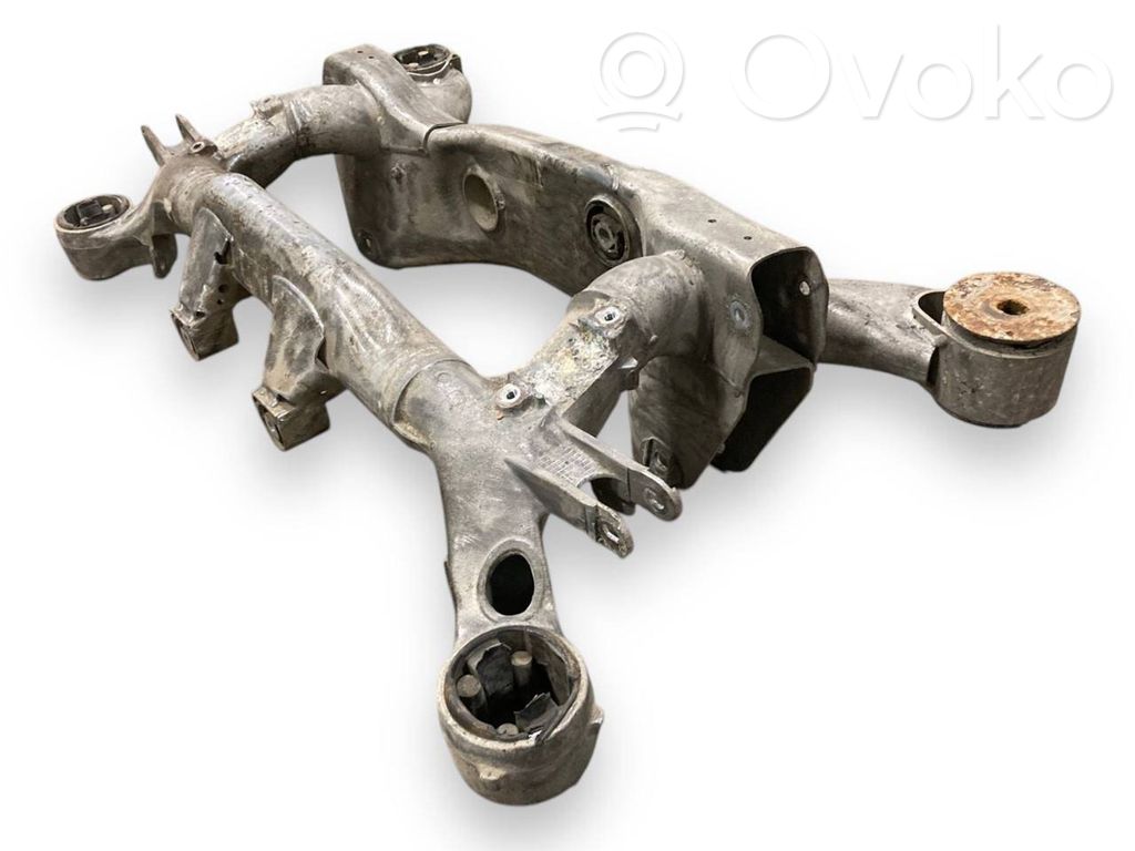 Pusrāmis aizmugurējais / priekšējais