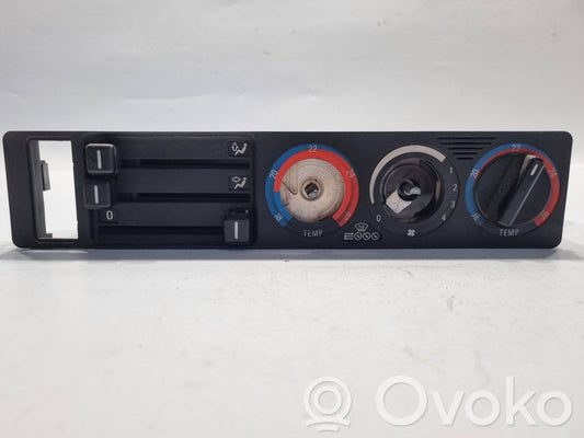 Gaisa kondicioniera / klimata kontroles / salona apsildes vadības bloks (salonā)