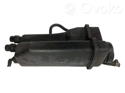 Dzesēšanas šķidruma izplešanās tvertne