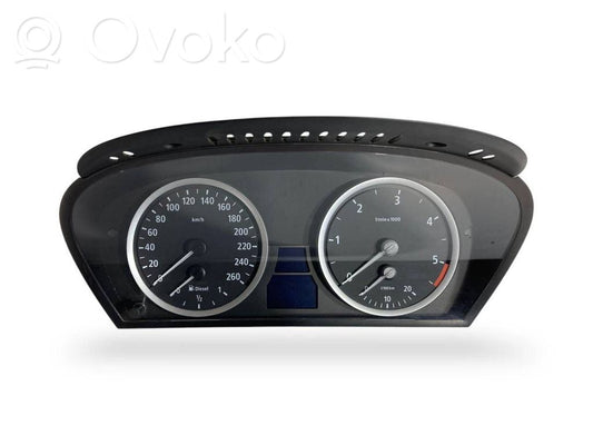 Speedometer (in the instrument panel)