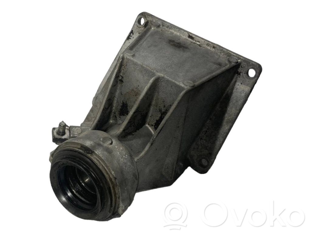 Кронштейн подшипника полуосевой муфты