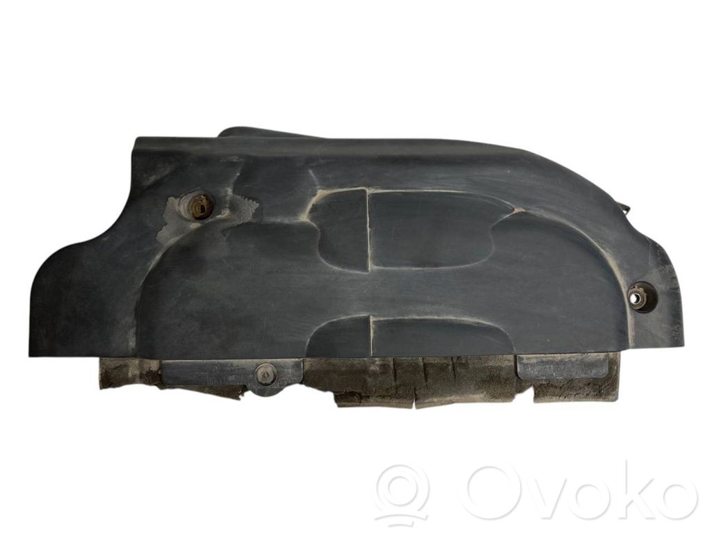 Dzinēja pārsegs (dekoratīva apdare)