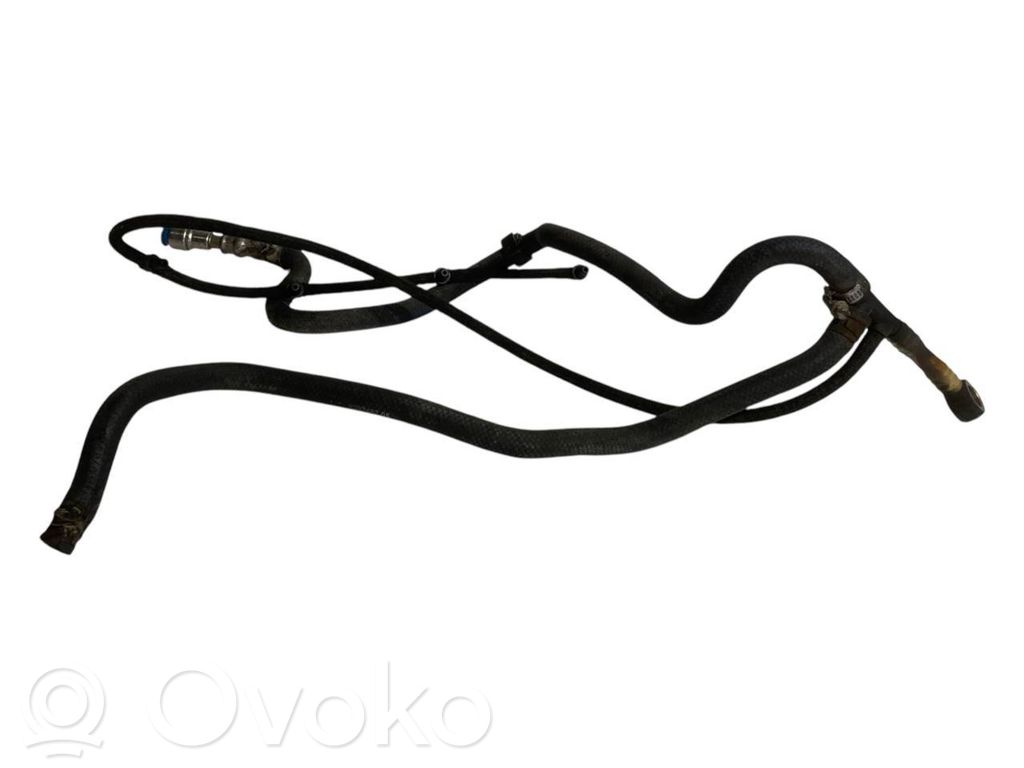 Degvielas caurulīte (-es)