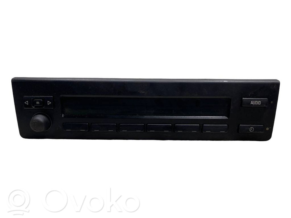 Radio / CD/DVD atskaņotājs / navigācija