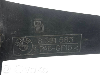 Skaļrunis (-i) aizmugurējā palodzē