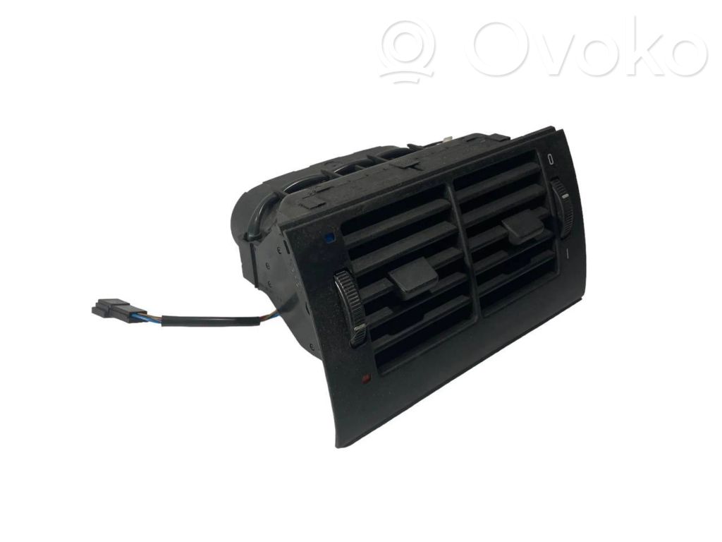 Задняя воздухо-вентиляционная решетка