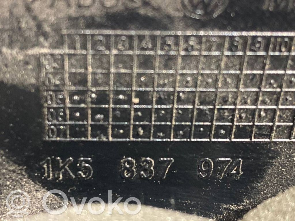 Augsto frekvenču skaļrunis (-i) priekšējās durvīs