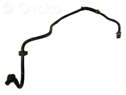 Caurulīte (-es) / šļūtene (-es)