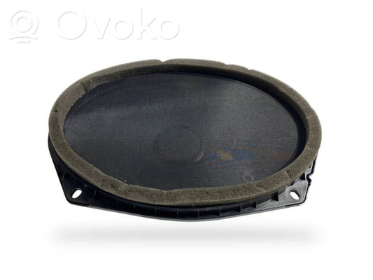 Skaļrunis (-i) priekšējās durvīs