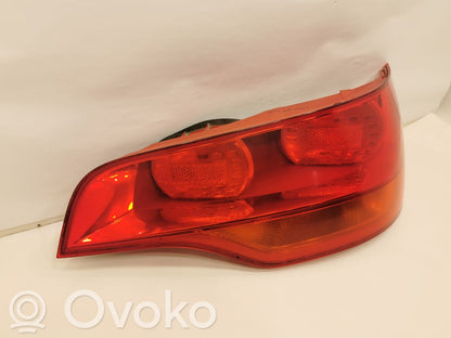 Aizmugurējais lukturis pārsegā