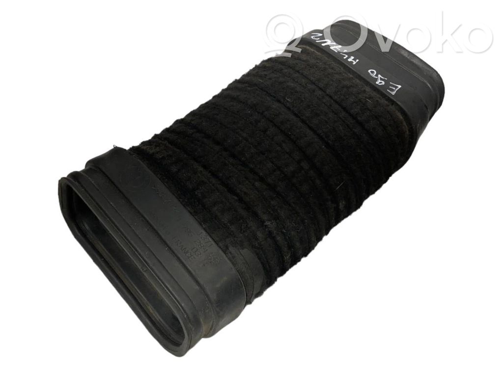 Caurulīte (-es) / šļūtene (-es)