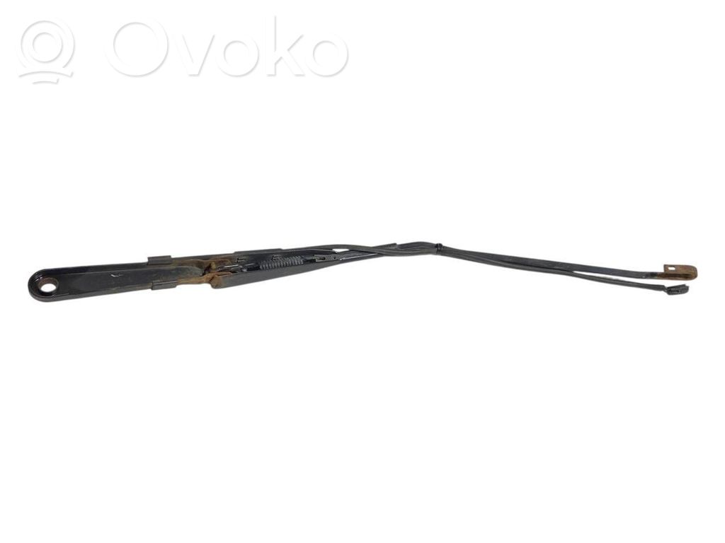 Priekšējā loga tīrītāja kājiņa