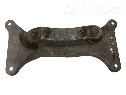 Transmission mounting bracket