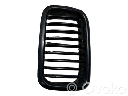 Apakšējais režģis (trīsdaļīgs)