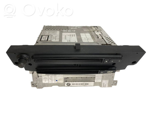 Radio / CD/DVD atskaņotājs / navigācija