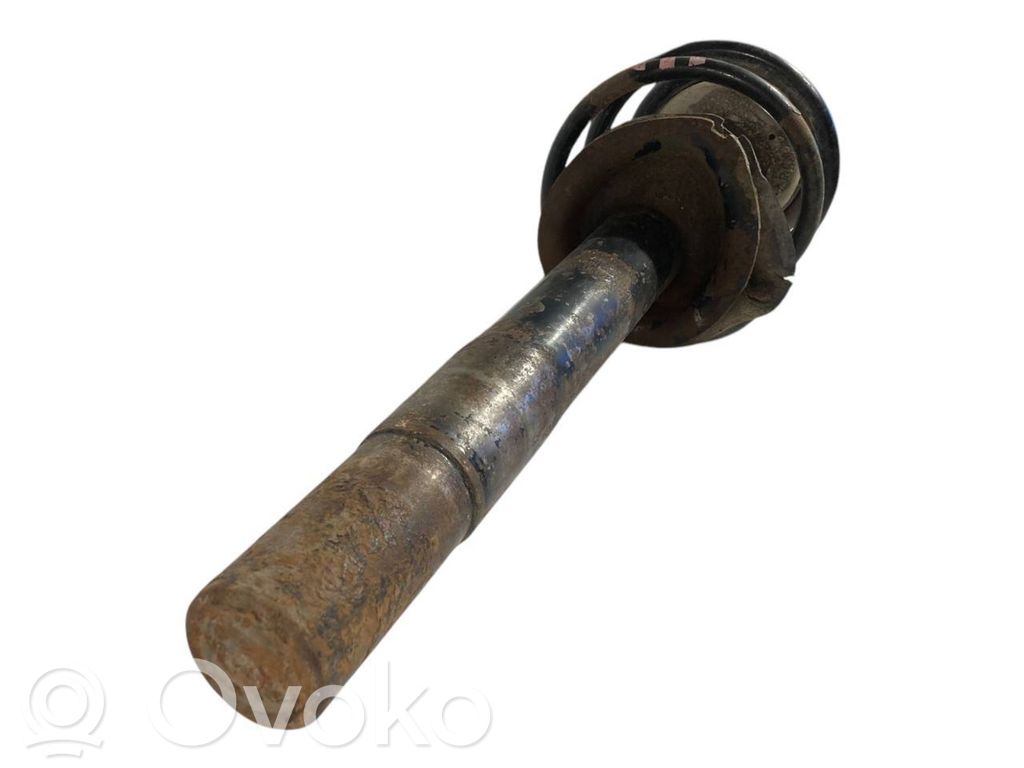 Priekšpusē amortizators ar atsperi