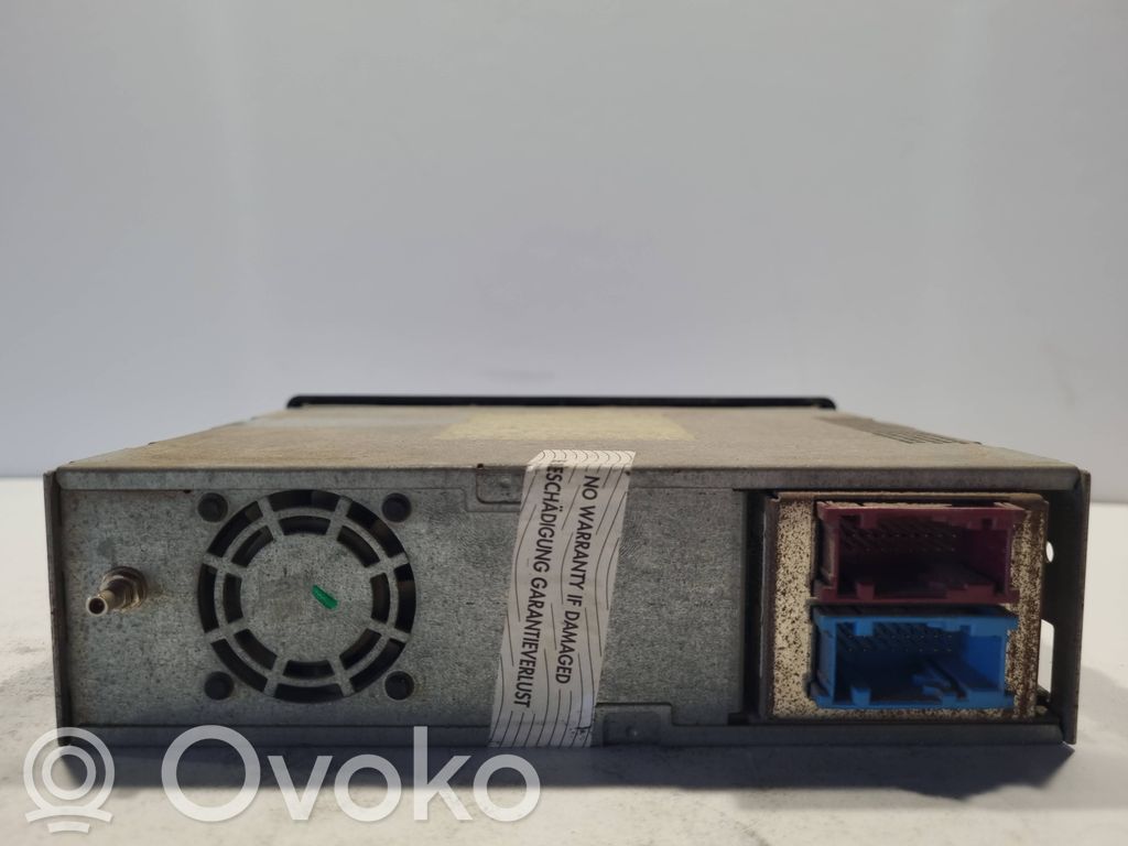 Radio / CD/DVD atskaņotājs / navigācija