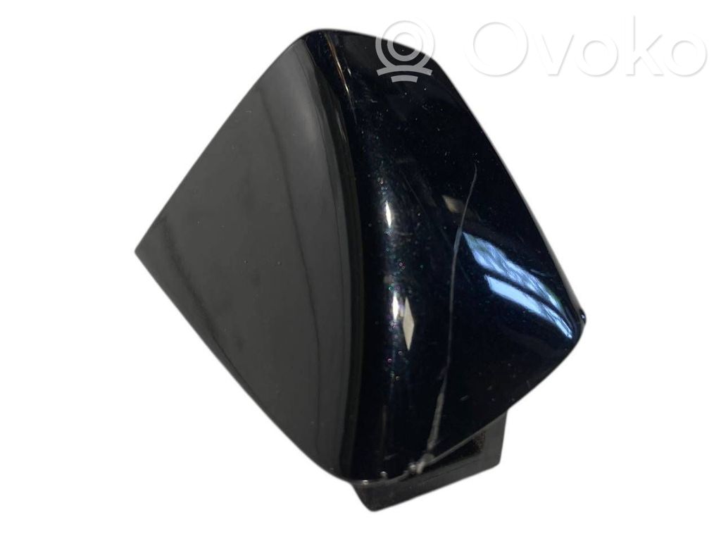 Priekšpusē durvju roktura vāciņš