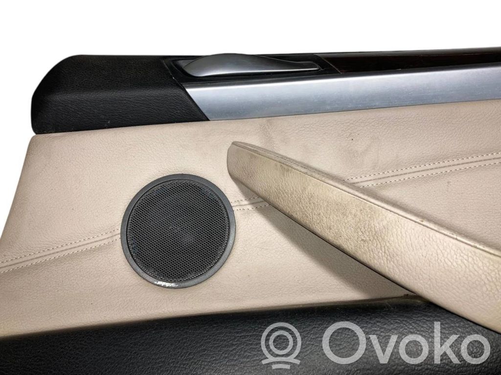Rear door trim