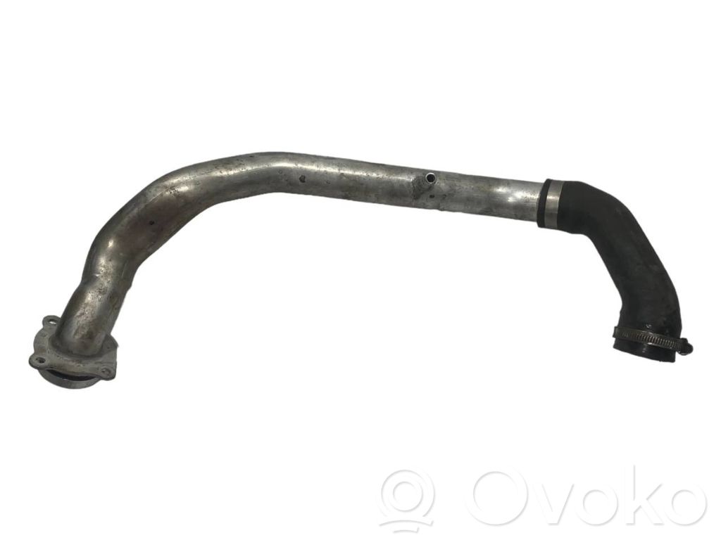 Caurulīte (-es) / šļūtene (-es)