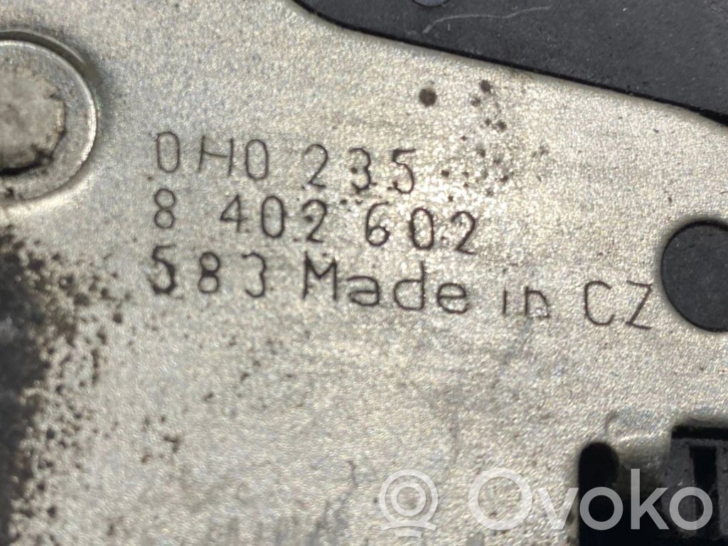 Aizmugurē slēdzene