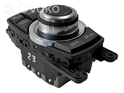 Multimediju kontrolieris