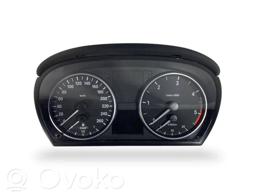 Speedometer (in the instrument panel)